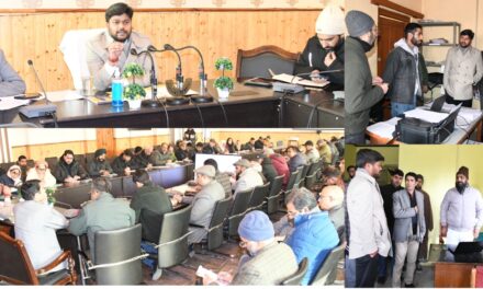 Prashasan Gaon Ki Aur:DC Gbl directs for accessible administration to people;Inspects functioning of BDO Office Ganderbal