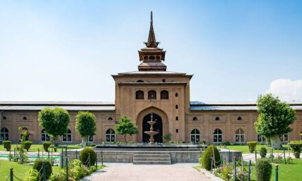 Jamia Masjid Srinagar prohibits photography inside mosque, men and women from sitting together in its lawns