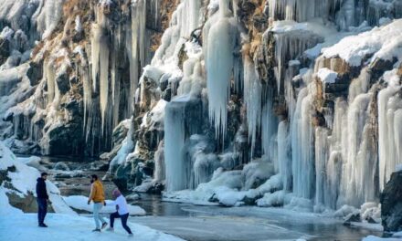 Gulmarg, Pahalgam record season’s coldest night;Temp improves in other parts of Kashmir