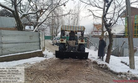 Snow clearance operation underway in Ganderbal