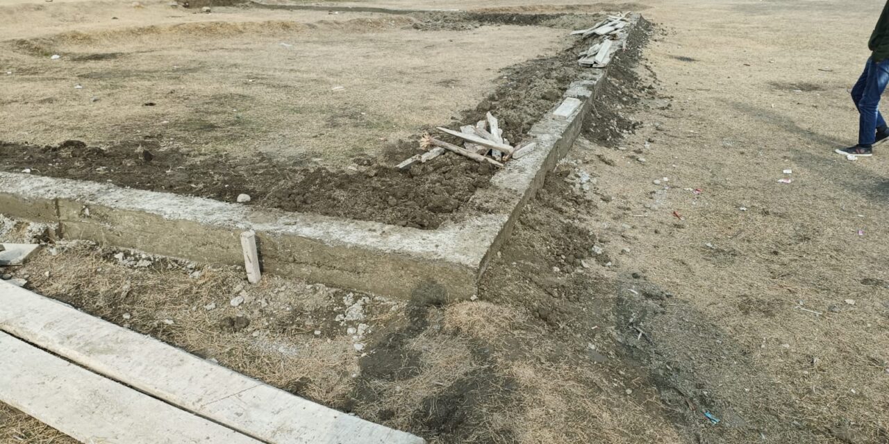 Giraj Residents Protest over play ground encroachment at Wani-maidan