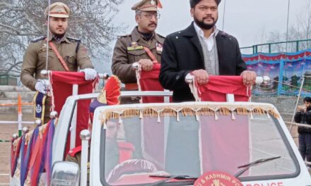 DC Gbl unfurls tricolor on full dress rehearsal for R-Day