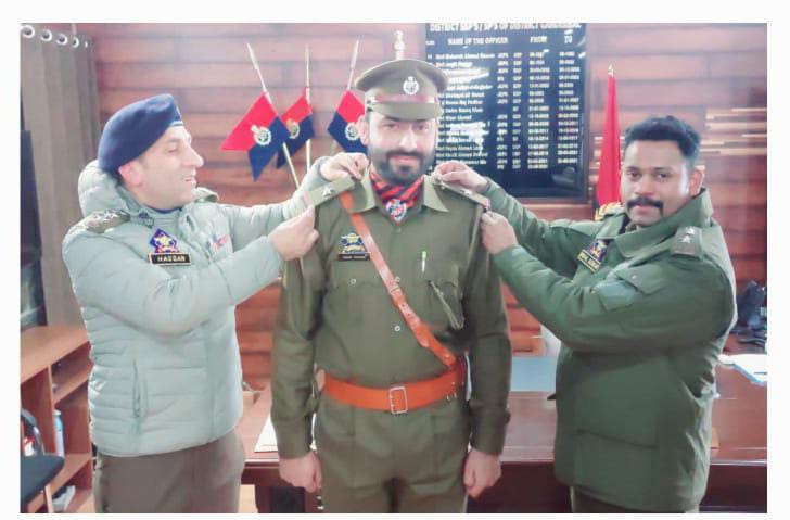 Pipping Ceremony of 05 newly promoted in-service police personnel as ASI in ministerial executive cadre held at DPO Ganderbal