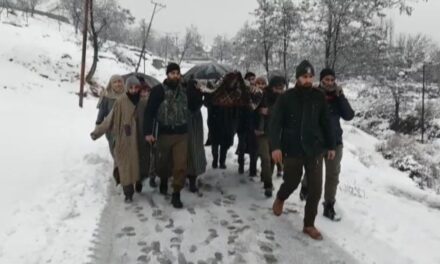 Amid heavy snowfall, Ganderbal Police saved a precious life in upper reaches of Chount Waliwar Lar