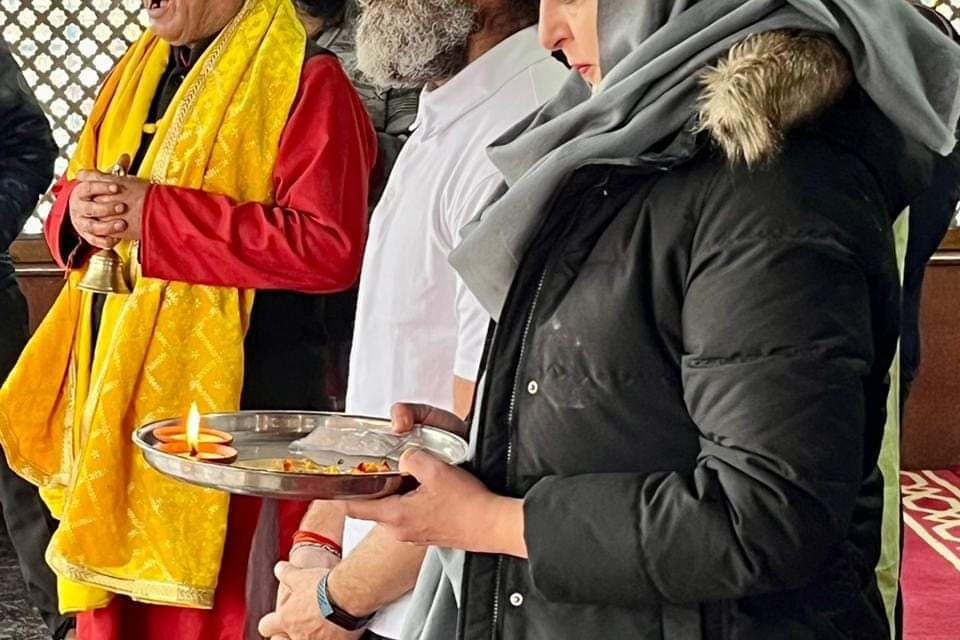 Rahul Gandhi, Priyanka visit Hazratbal shrine, Kheer Bhawani
