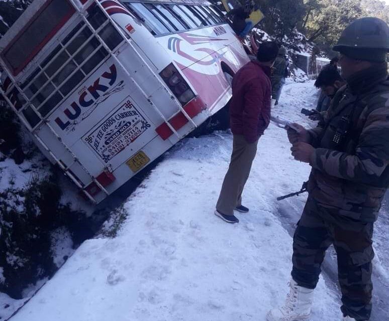 Bus turns on its side on Rajouri-Poonch highway, 25 passengers escape unhurt