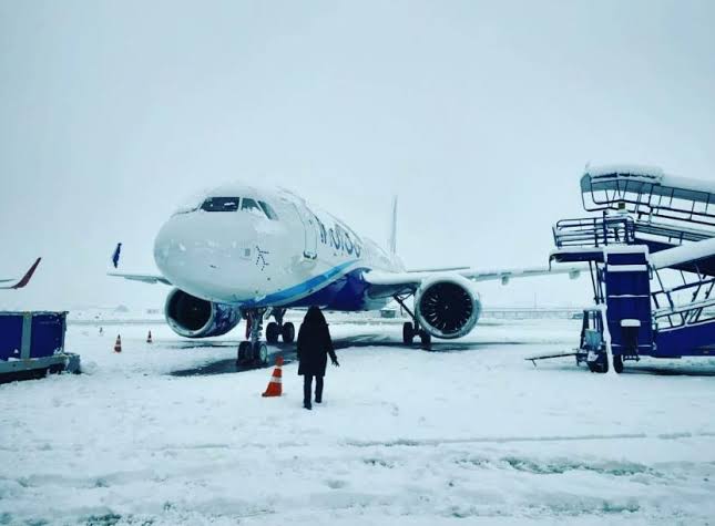 All 68 Flights Cancelled Due To Snowfall In Kashmir