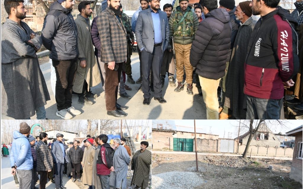 DC Ganderbal inspects sanitation measures at block Sherpathri;Urges local community to play their role in Swachh Gram campaign