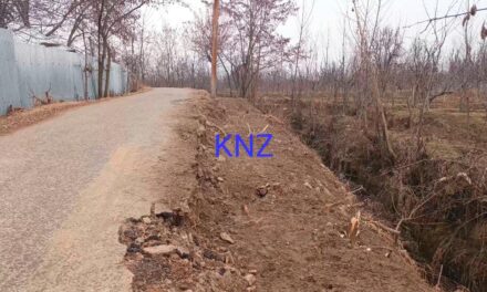 Widening of Baroosa-Nawabagh road going at snail’s pace in Ganderbal