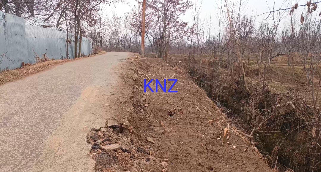 Widening of Baroosa-Nawabagh road going at snail’s pace in Ganderbal