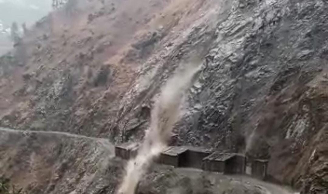 Landslide closes NHW for Traffic
