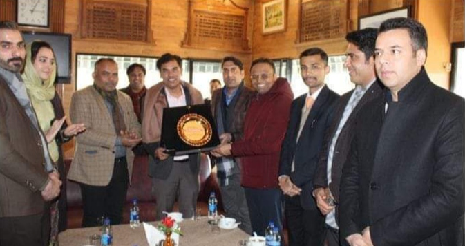 District Admin Srinagar bids warm farewell to Pandurang K Pole