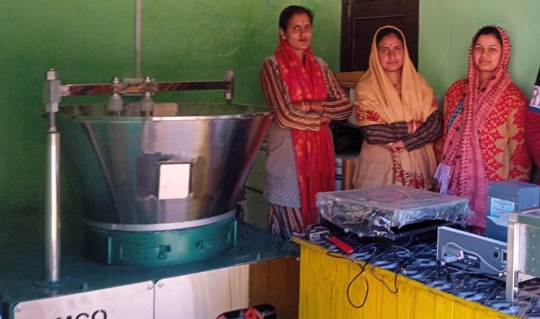 Int’l Women’s Day Special: Breaking Stereotypes, Shahnaza 3 Other Women Run Milk Processing Plant at Udhampur