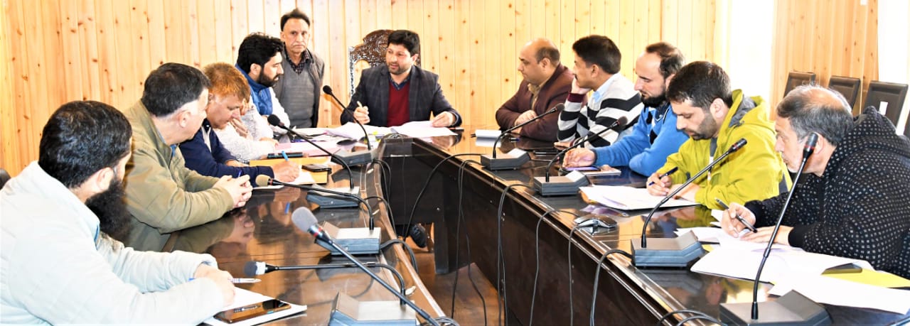 Distt Admin Gbl sanctions relief of Rs 9.59 lakh to victims of landslides at Tehsil Gund