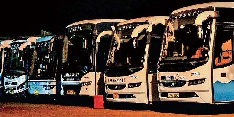 Night Bus service in Srinagar: Div Com Kashmir directs for immediate induction of buses on routes