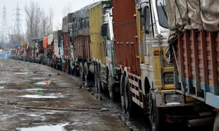 Atal Dulloo asks for priority movement of fertilizers, fruit laden trucks in, out of Kashmir