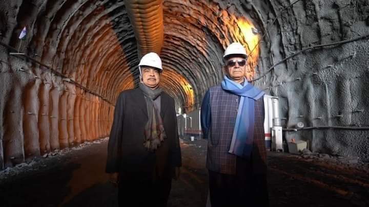 Nitin Gadkari, LG Manoj Sinha Alongside MPs Inspect Zojila Tunnel