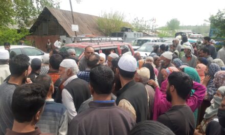 Delina residents protest against shortage of water