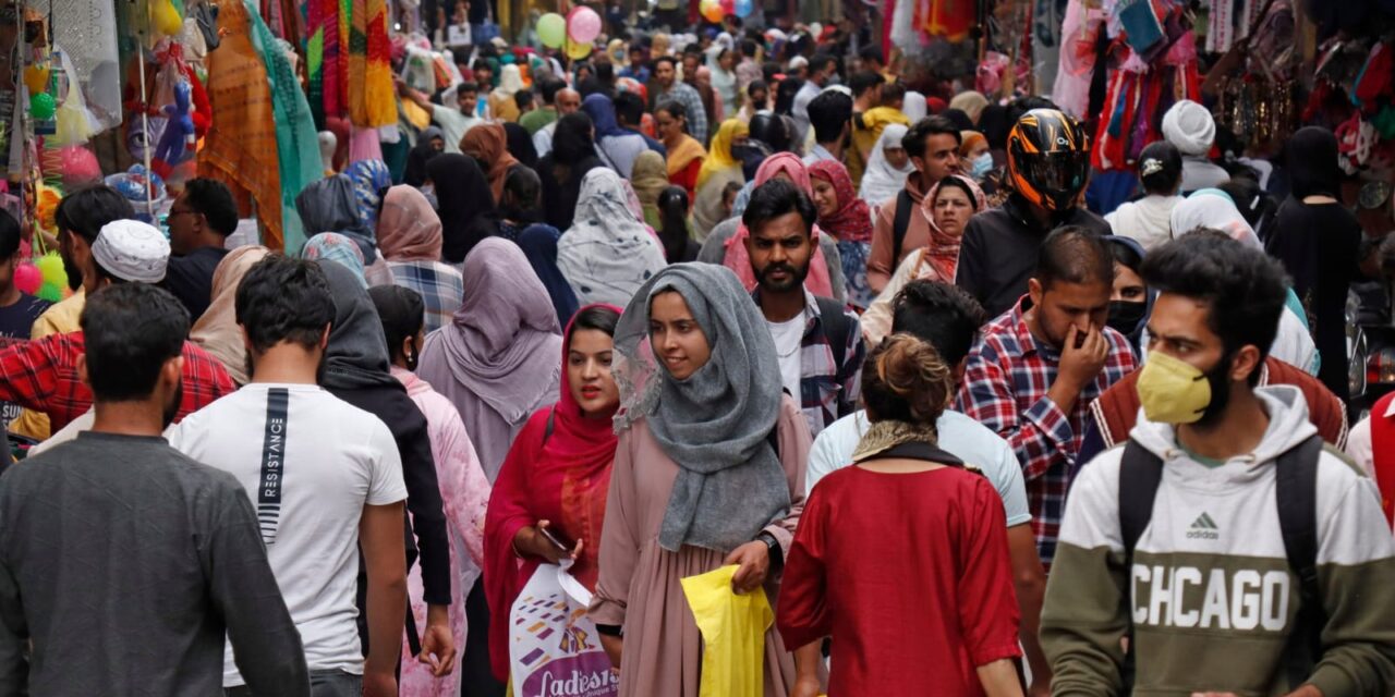 Eid Shopping Reaches Feverish Pitch In Srinagar