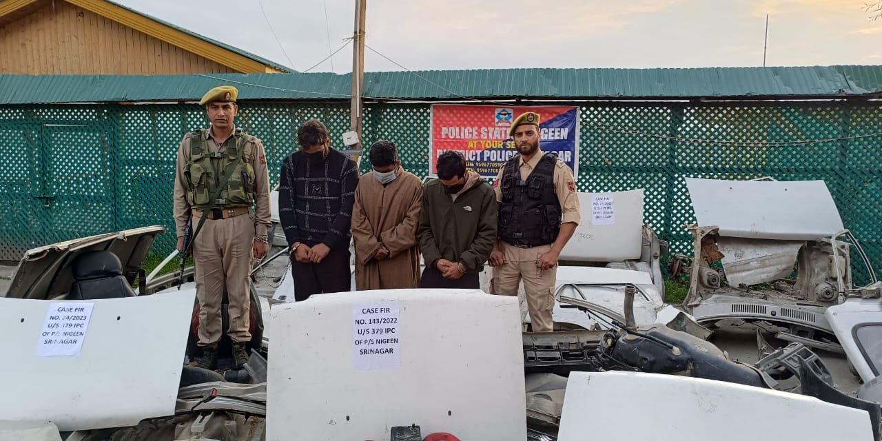 Srinagar Police arrest three car lifters involved in multiple thefts