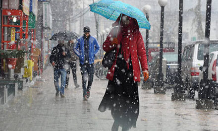 Rains Lash J&K, Temp Stays Below Normal As MeT Forecasts ‘Erratic Weather’ Till May 4