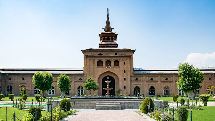 ‘Authorities disallow Jummat-ul-Vida at Historic Jama Masjid Srinagar’