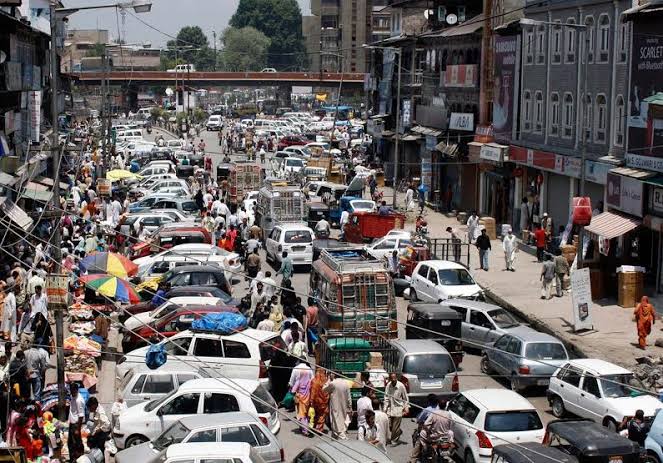 Ahead of Eid Srinagar small businesses say losses mounting due to smart city construction work