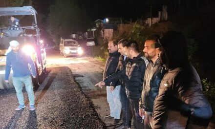 R&B Ganderbal starts blacktopping on 8-KM Beehama-wayil road