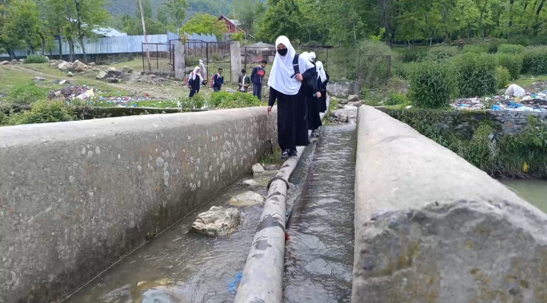 People of Urpesh demand construction of bridge over Power Canal