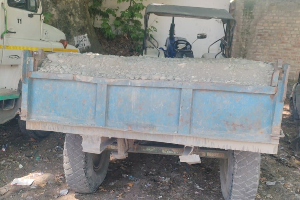 Four Vehicles seized by Geology mining department during crackdown in Ganderbal