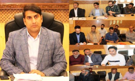 DC Srinagar holds meeting with Traders/Transporter Unions of Batamaloo;Constitutes ADC headed Task Force to formulate the Action Plan