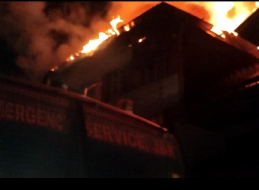 Complex partially damaged in fire incident in Srinagar