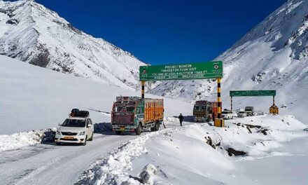 Srinagar-Kargil highway closed for traffic due to fresh snowfall at Zojil