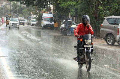 Kashmir Valley, Parts Of Jammu Receive Rains; MeT Predicts More