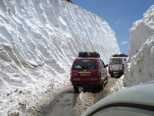 Mughal Road opens for one way traffic