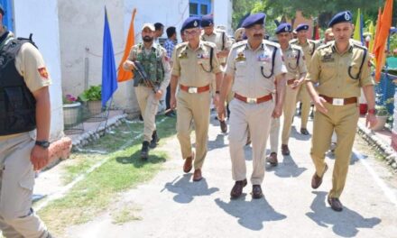 DGP visits SDRF Battalion Headquarter Srinagar;Reviews preparedness of MRTs for Shri Amarnath JI Yatra.