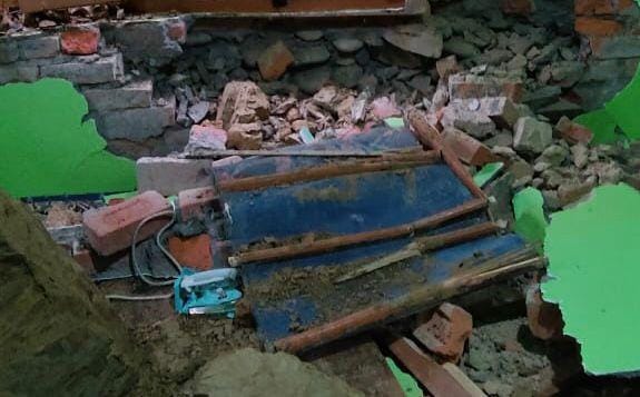 Landslide damages house in Pulwama’s Chandgam