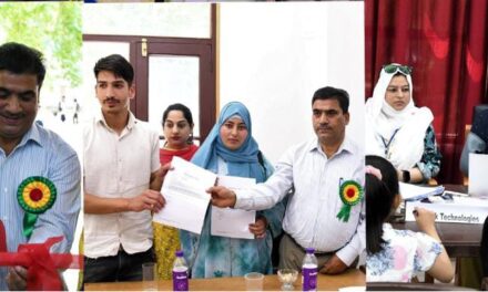 Job Fair witnesses immensive response from unemployed youth at GDC Ganderbal;Director E&CC J&K inaugurates the fair
