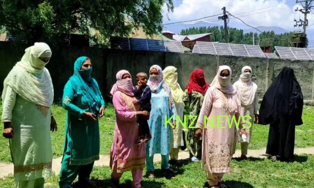 Pati Shallabugh residents protest against shortage of drinking water