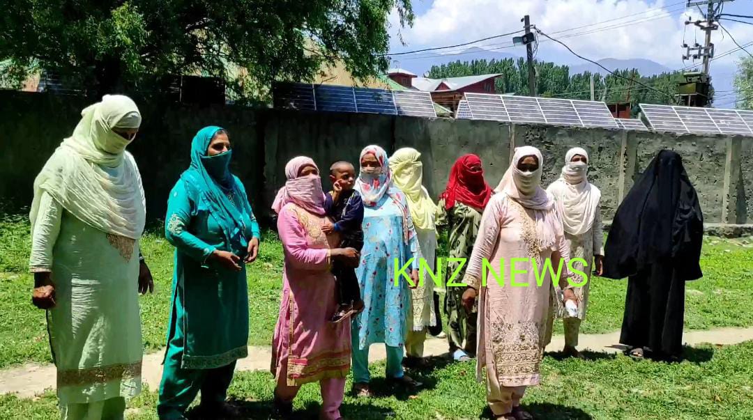 Pati Shallabugh residents protest against shortage of drinking water