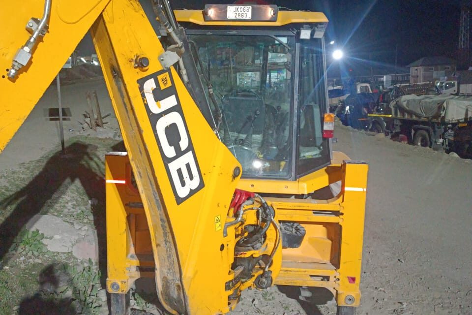 JCB seized involved in illegal mining in Nallah Sindh at Hung Sonamarg