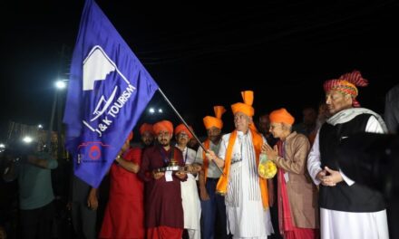 Amid tight security arrangements, first batch of Amarnath Yatris commence journey from Jammu