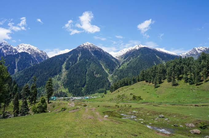 Picturesque Aru valley in Pahalgam lacks mobile connectivity;DC Anantnag says ‘4G soon’