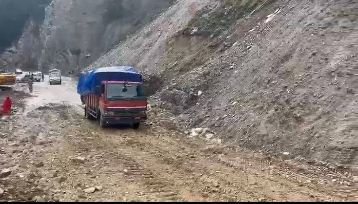 Mughal road partially reopens after being blocked due to landslide in Poonch