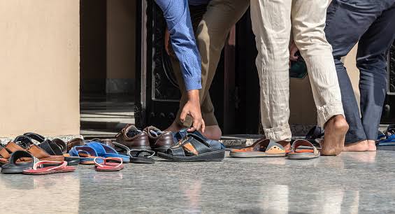 Waqf Board bans entry of Footwear into Praying areas at Waqf Notified Mosques & Shrines