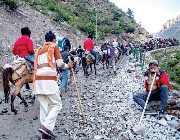 Expedite registration of service providers for Amarnath Yatra: Div Com Kashmir