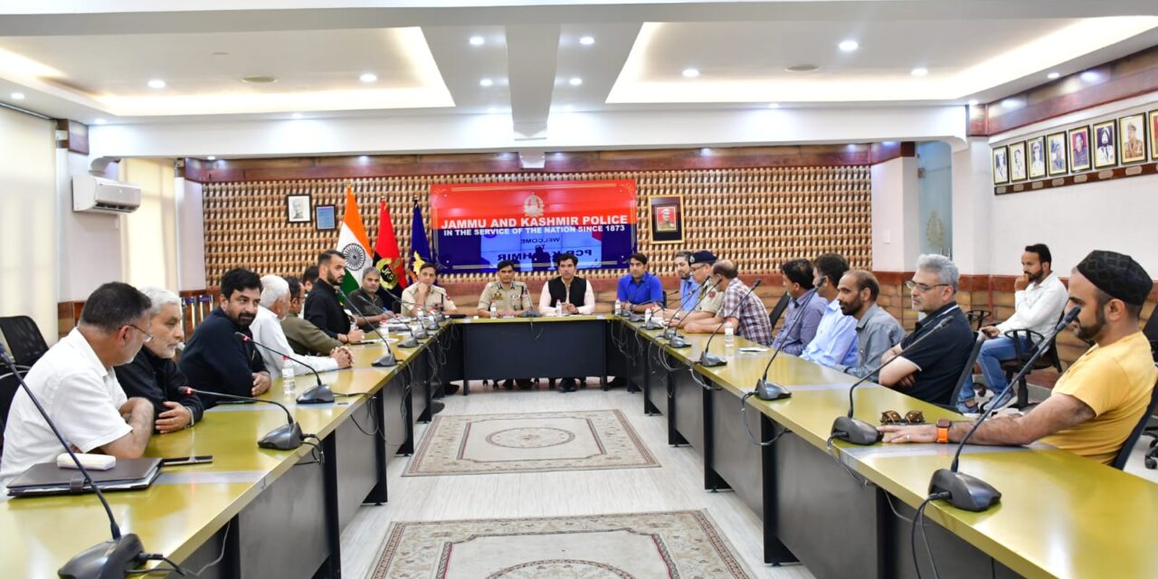 Muharram-ul-Haram preparedness:ADGP Kashmir, Div Com Kashmir co-chairs meeting with representatives of Shia community