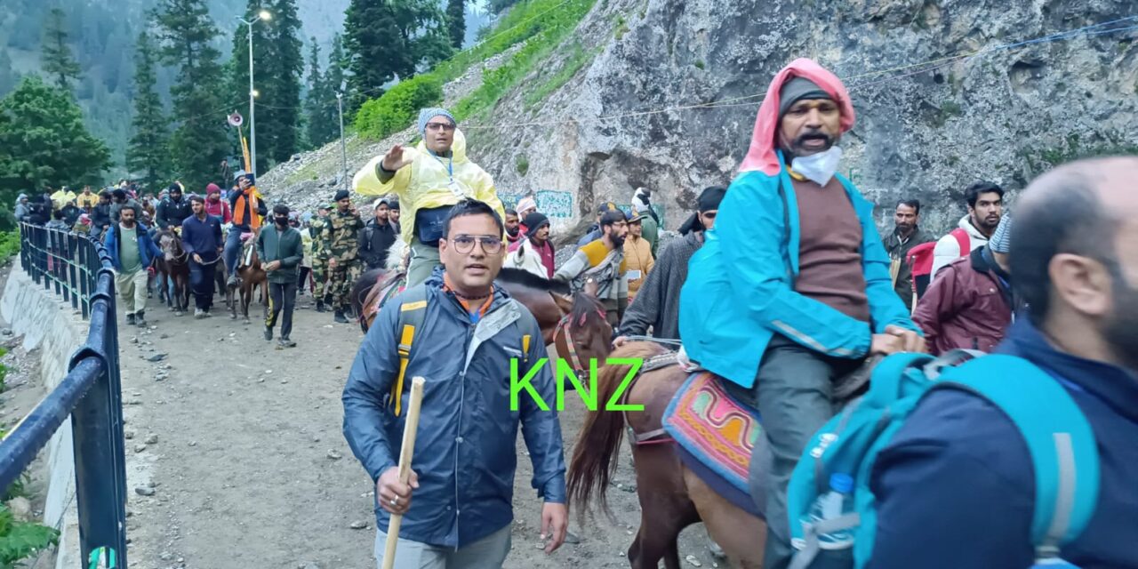 Police refute allegations of lathi charge on Amarnath pilgrims;Says committed to safety, security of yatris