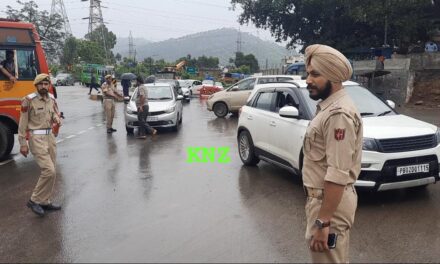Hundreds of vehicles stranded in Udhampur as Jammu-Srinagar NH closed due to inclement weather