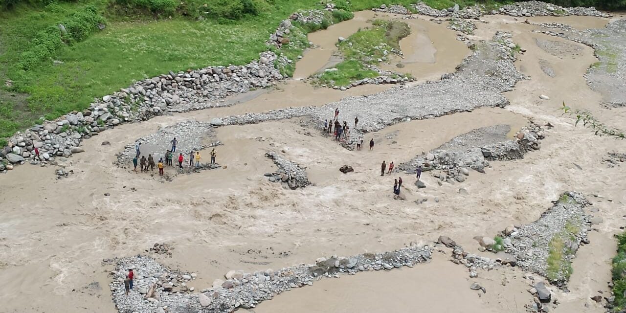 2 soldiers feared drowned in Surankote Poonch